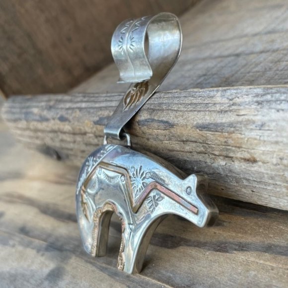 Very Large Spirit Bear Pendant Sterling Silver Native American Vintage - Picture 4 of 10